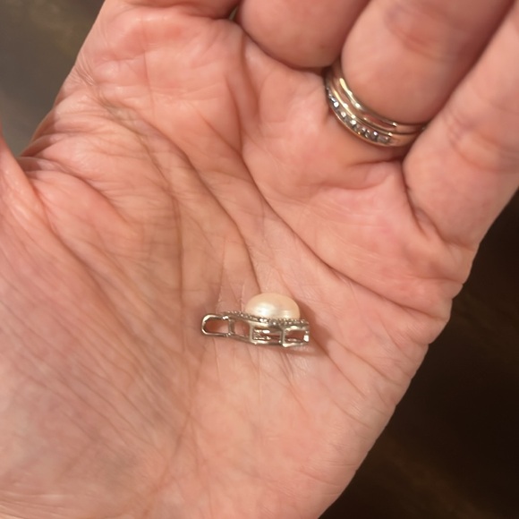 Sterling silver diamond pearl pendent - Picture 4 of 6